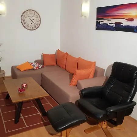 Daire Mit Schwimmbad By Interhome *