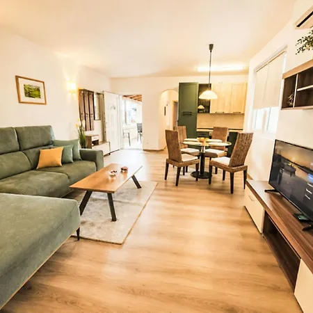 Mit Schwimmbad By Interhome דירה *