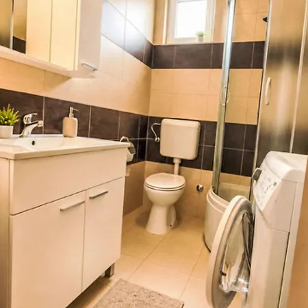 Mit Schwimmbad By Interhome *