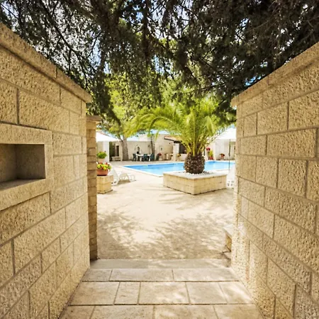 Mit Schwimmbad By Interhome דירה