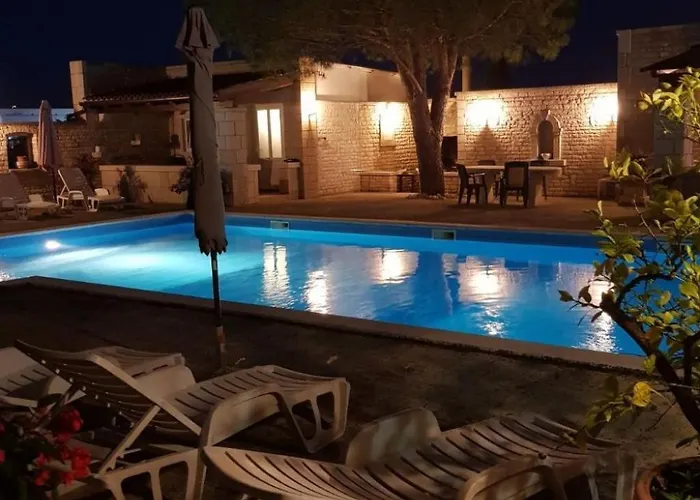 Mit Schwimmbad By Interhome Daire
